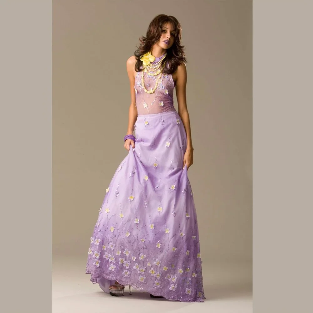 FLOOR-LENGTH LAVENDER EVENING GOWN - Picture 3 of 11